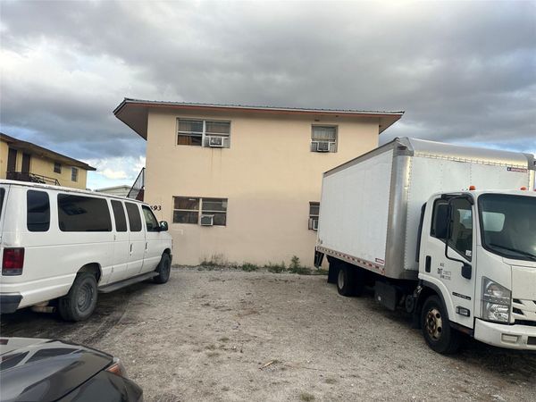 693 SW 5th St, Belle Glade, FL 33430