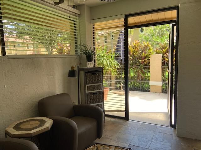 364 Prestwick Circle, Unit 4, Palm Beach Gardens, FL 33418 Photo