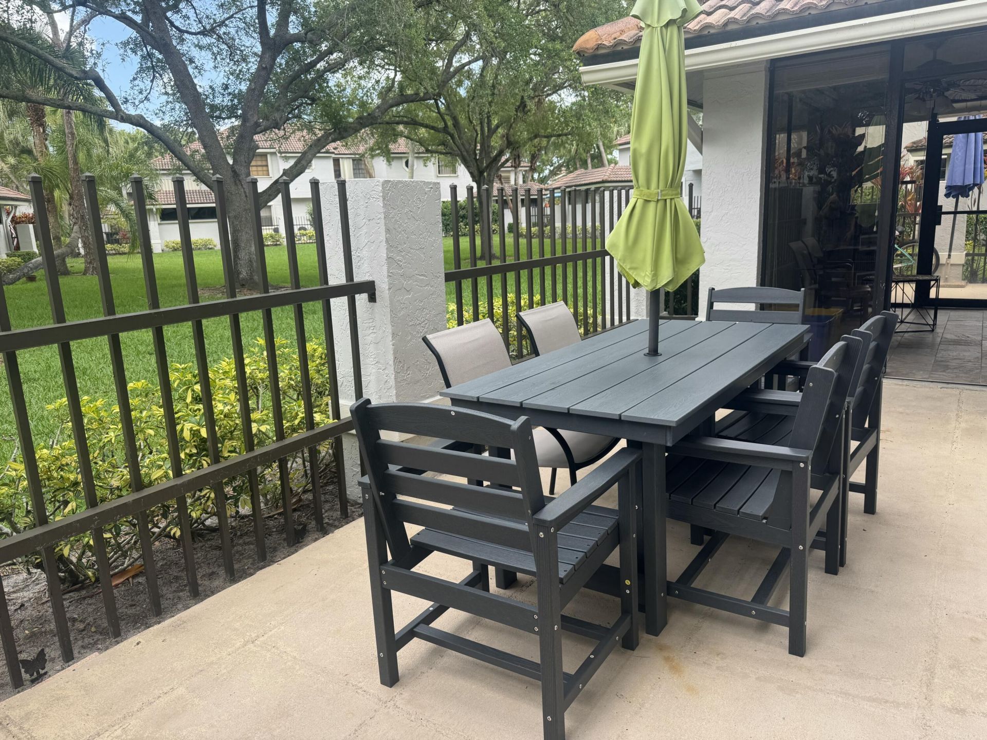 364 Prestwick Circle, Unit 4, Palm Beach Gardens, FL 33418 Photo