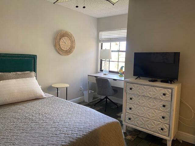 364 Prestwick Circle, Unit 4, Palm Beach Gardens, FL 33418 Photo