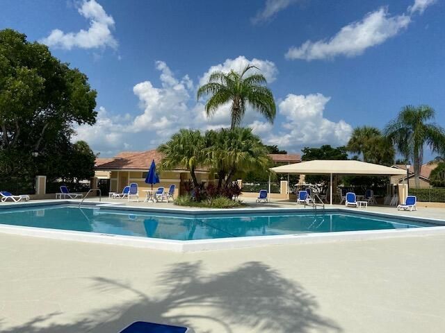 364 Prestwick Circle, Unit 4, Palm Beach Gardens, FL 33418 Photo