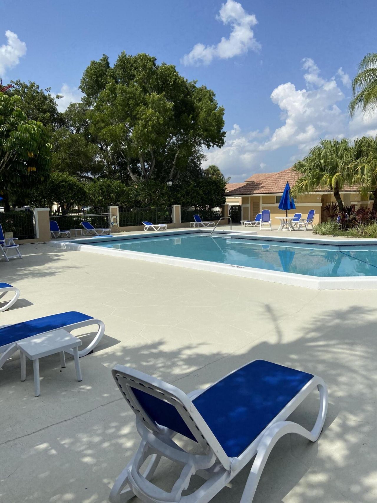 364 Prestwick Circle, Unit 4, Palm Beach Gardens, FL 33418 Photo