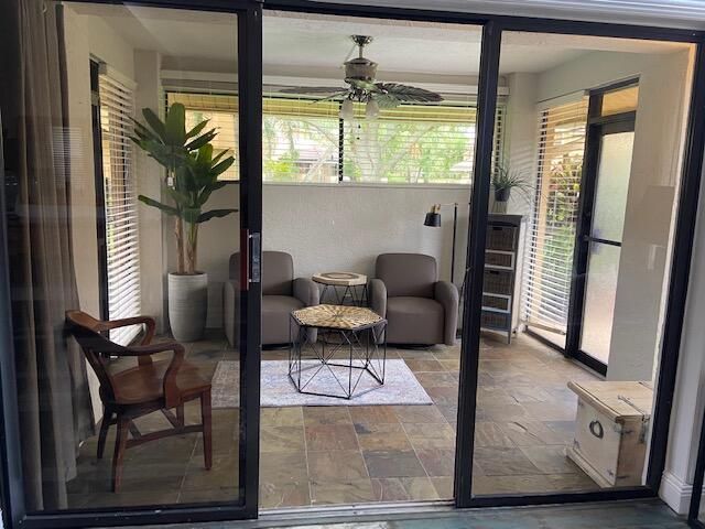 364 Prestwick Circle, Unit 4, Palm Beach Gardens, FL 33418 Photo