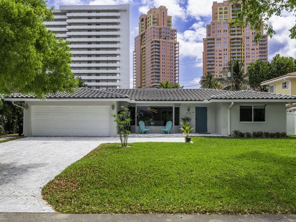 2112 NE 32nd Avenue, Fort Lauderdale, FL 33305