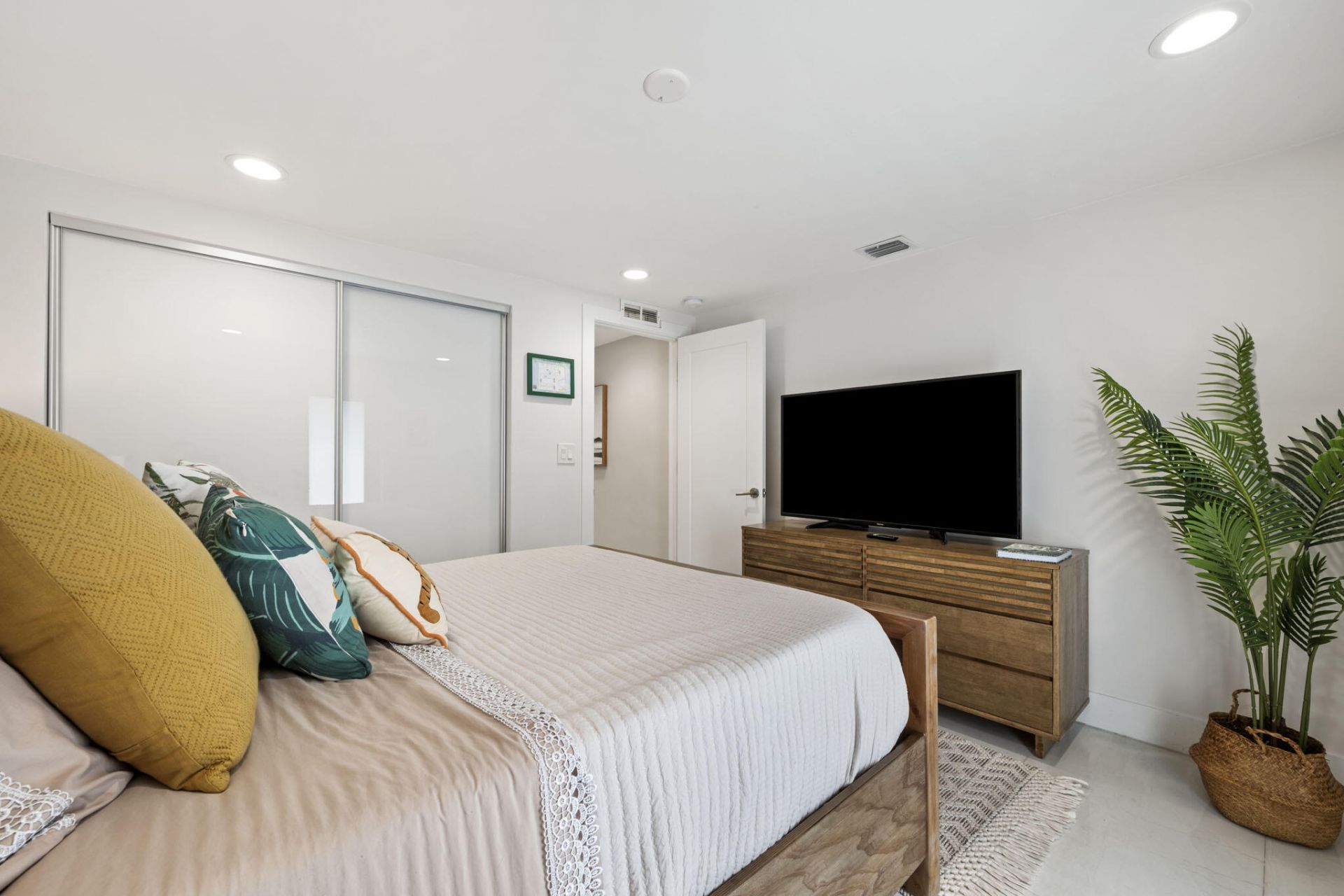 2112 NE 32nd Avenue, Fort Lauderdale, FL 33305 Photo