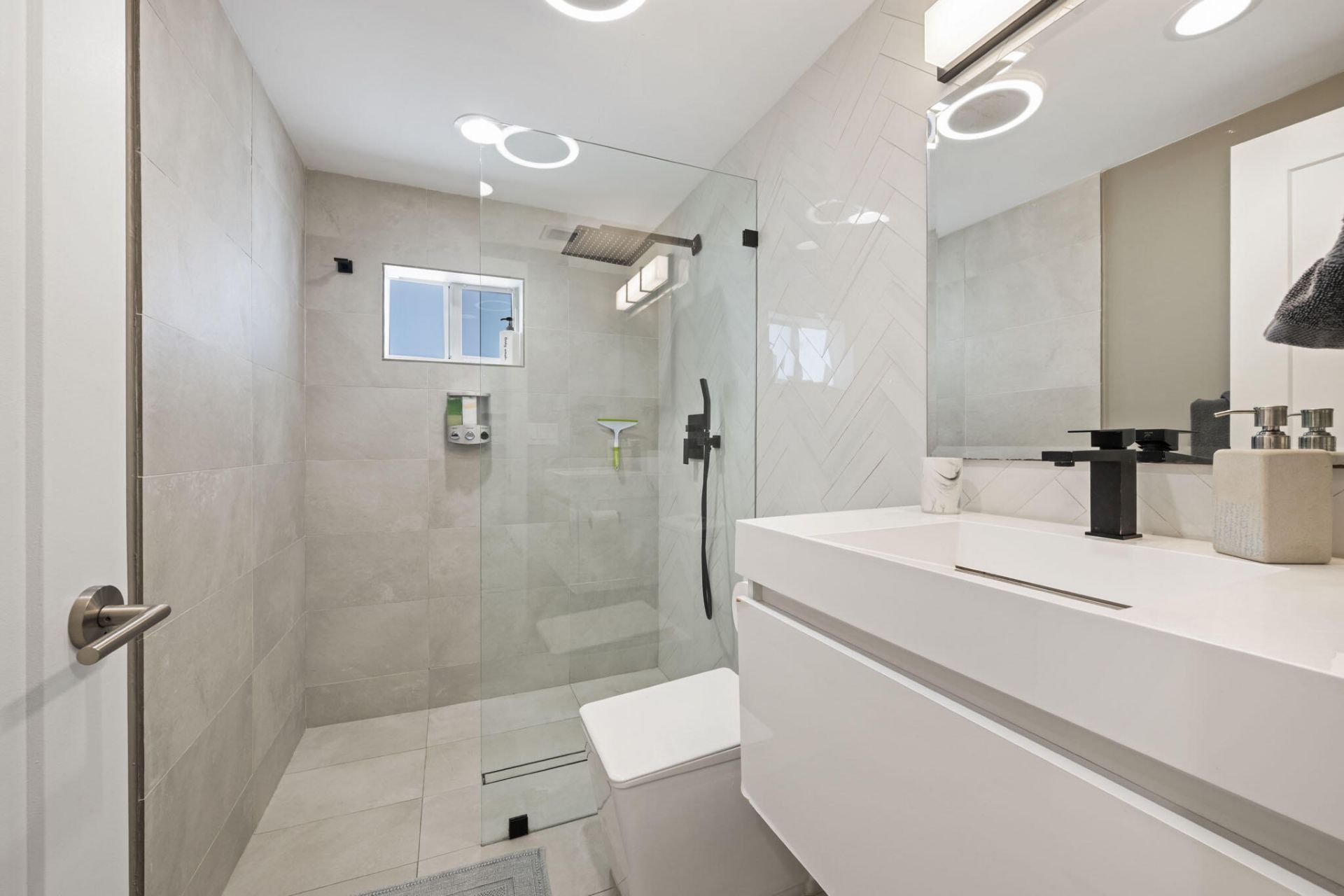 2112 NE 32nd Avenue, Fort Lauderdale, FL 33305 Photo