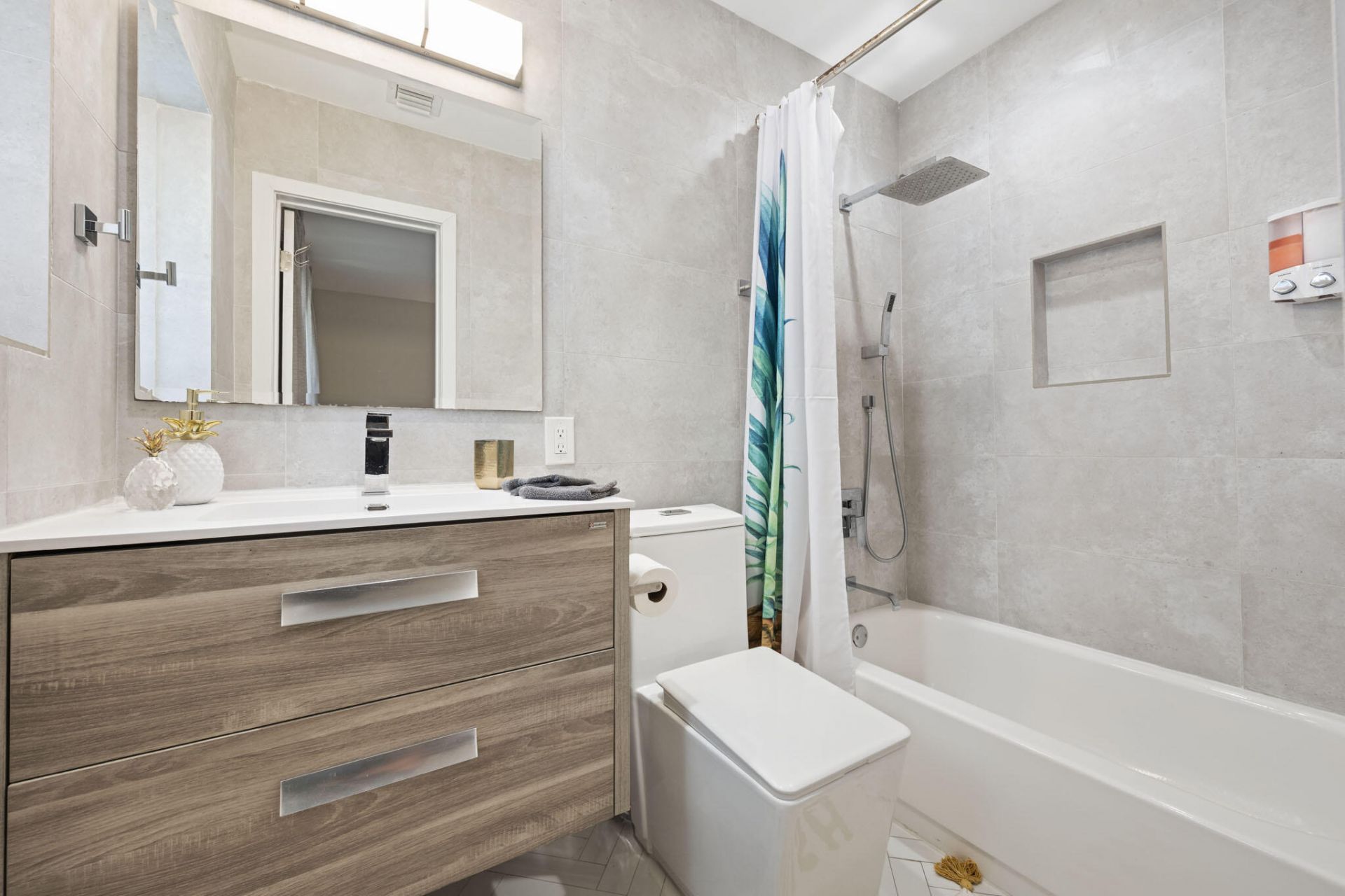 2112 NE 32nd Avenue, Fort Lauderdale, FL 33305 Photo