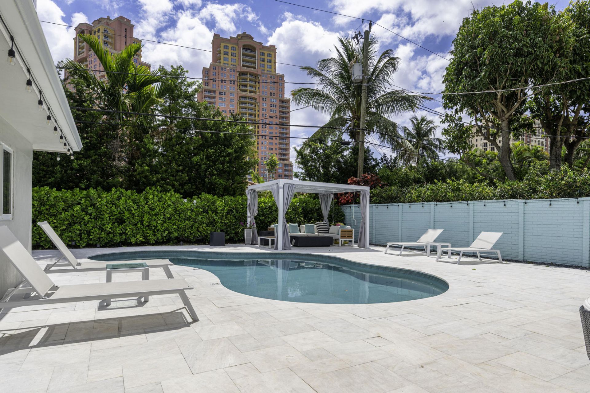 2112 NE 32nd Avenue, Fort Lauderdale, FL 33305 Photo