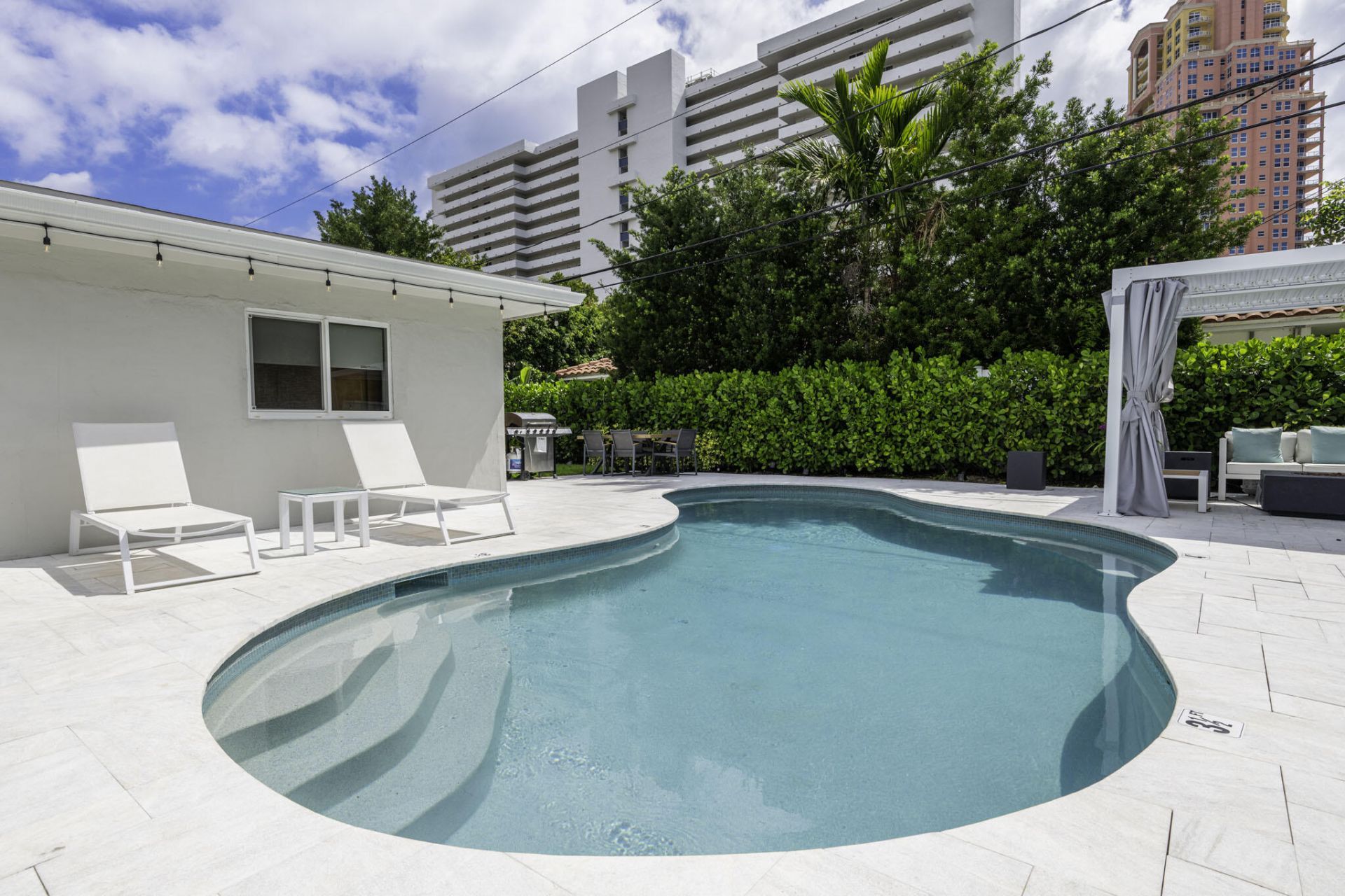 2112 NE 32nd Avenue, Fort Lauderdale, FL 33305 Photo