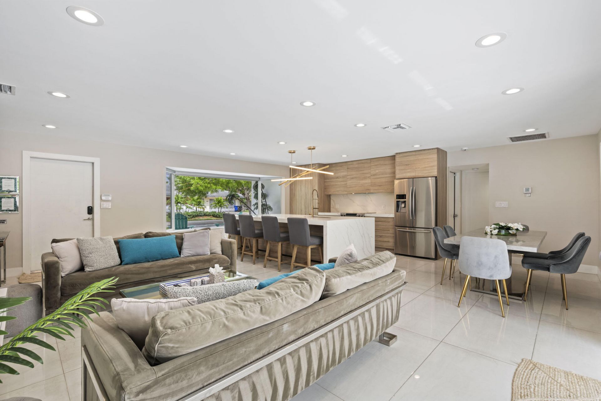 2112 NE 32nd Avenue, Fort Lauderdale, FL 33305 Photo