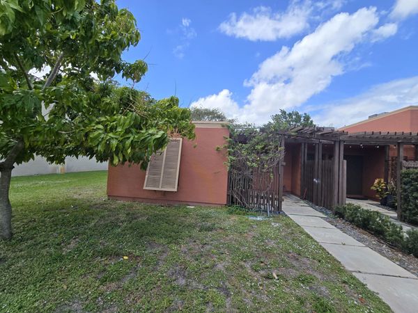 10343 Greenhouse Road, Pembroke Pines, FL 33026