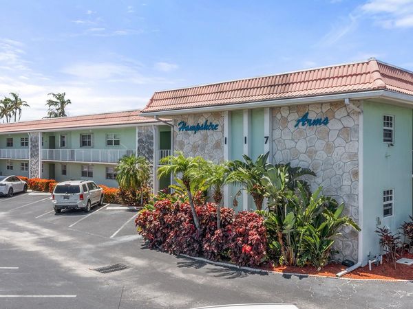 117 Lehane Terrace, Unit 210, North Palm Beach, FL 33408