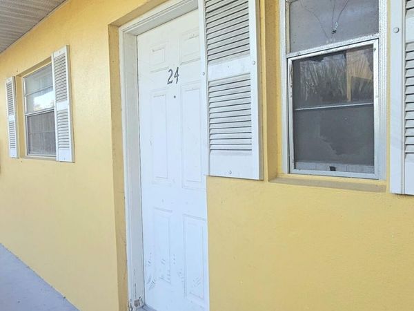 1505 Crescent Circle, Unit B24, Lake Park, FL 33403