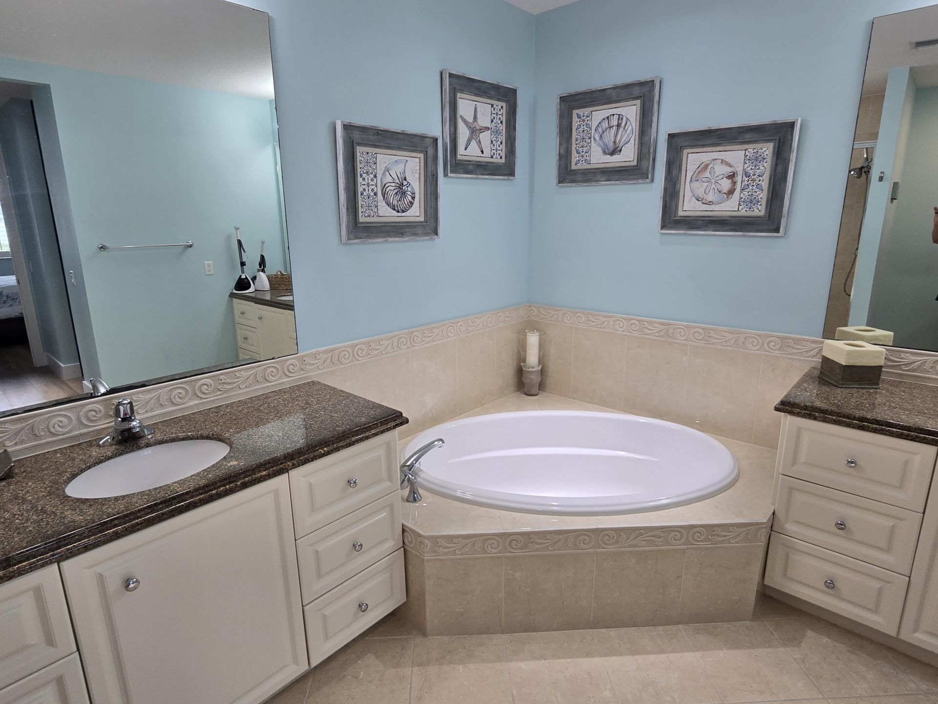 22 Harbour Isle Drive W, Unit 105, Fort Pierce, FL 34949 Photo