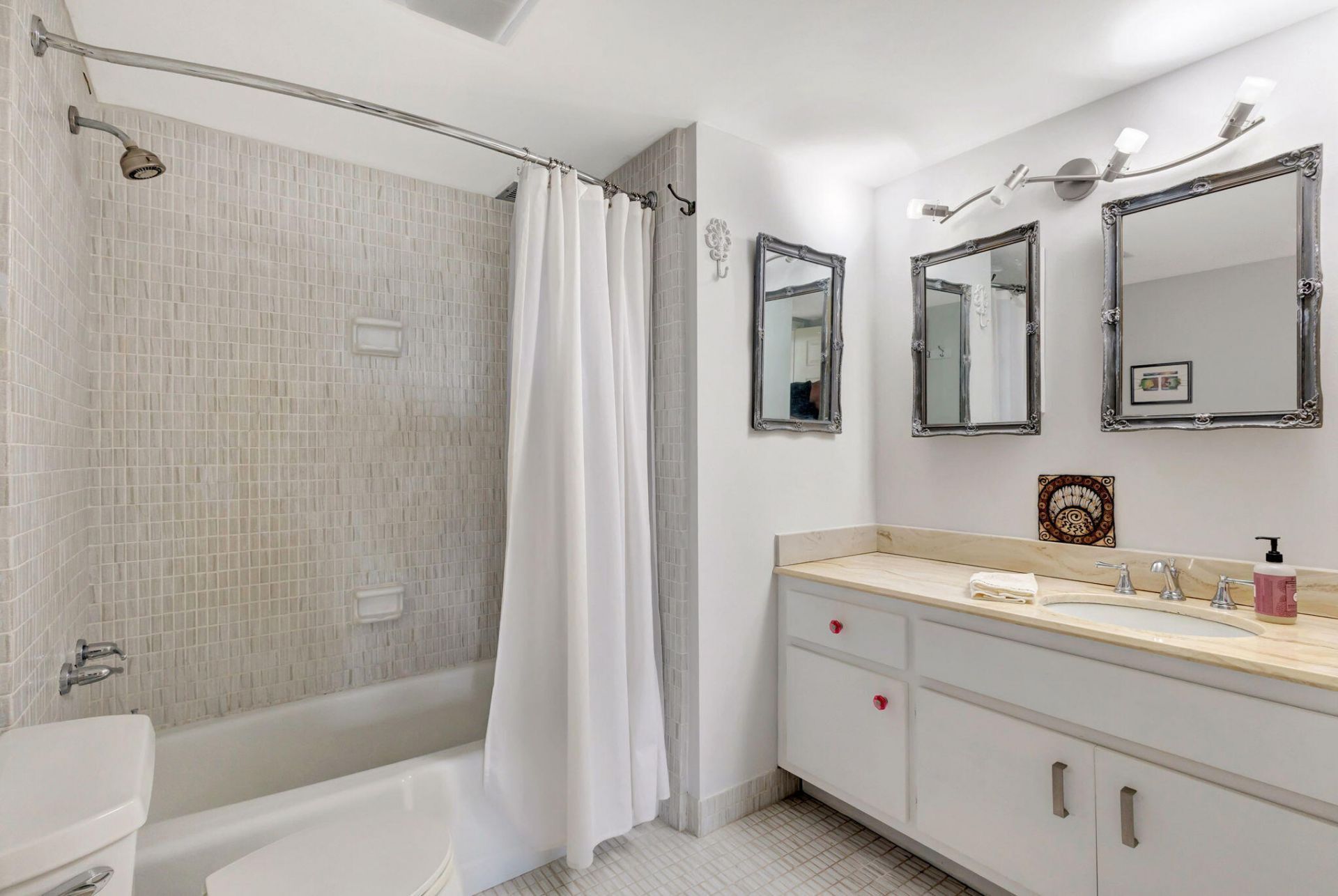 2600 N Flagler Drive, Unit 201, West Palm Beach, FL 33407 Photo