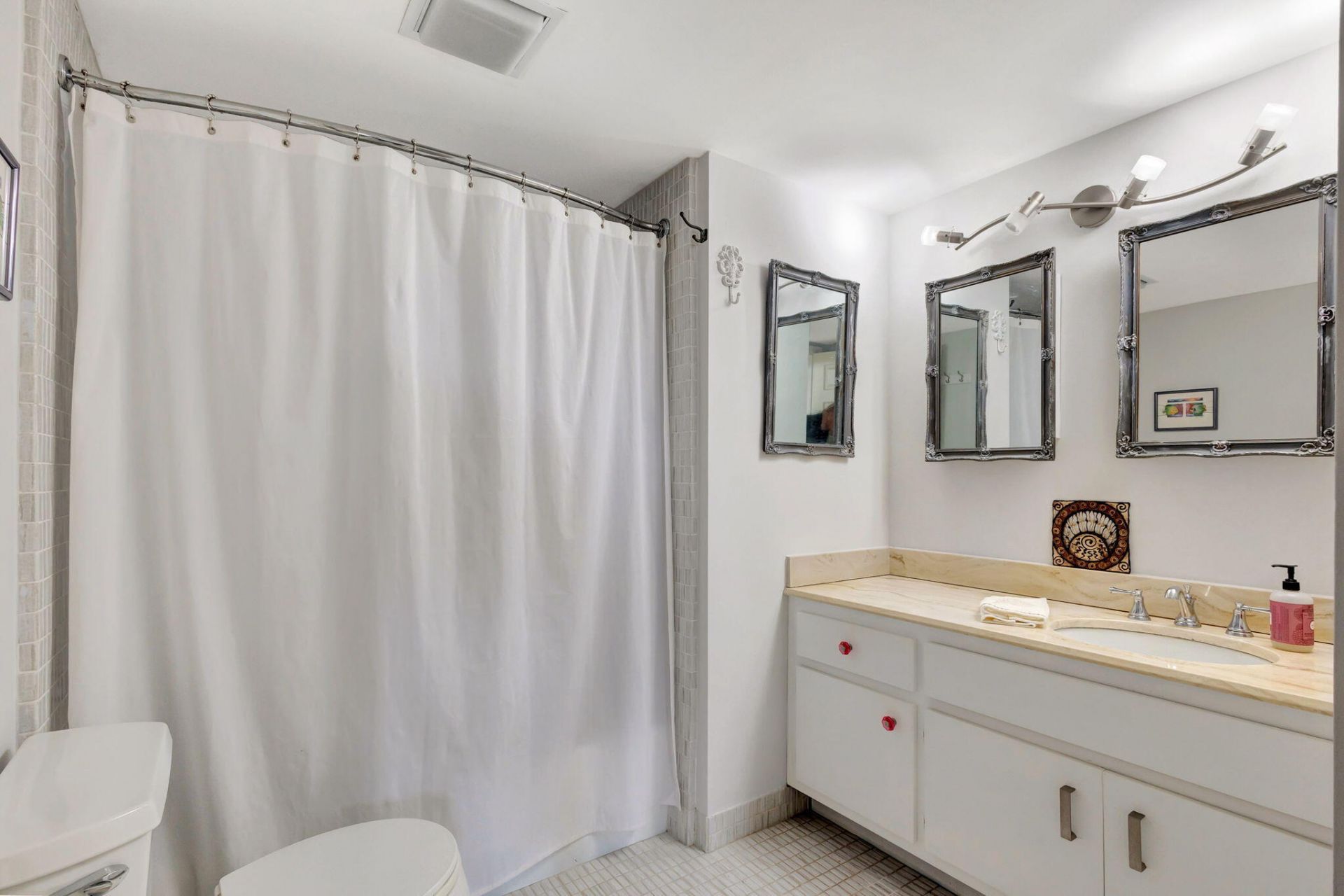 2600 N Flagler Drive, Unit 201, West Palm Beach, FL 33407 Photo