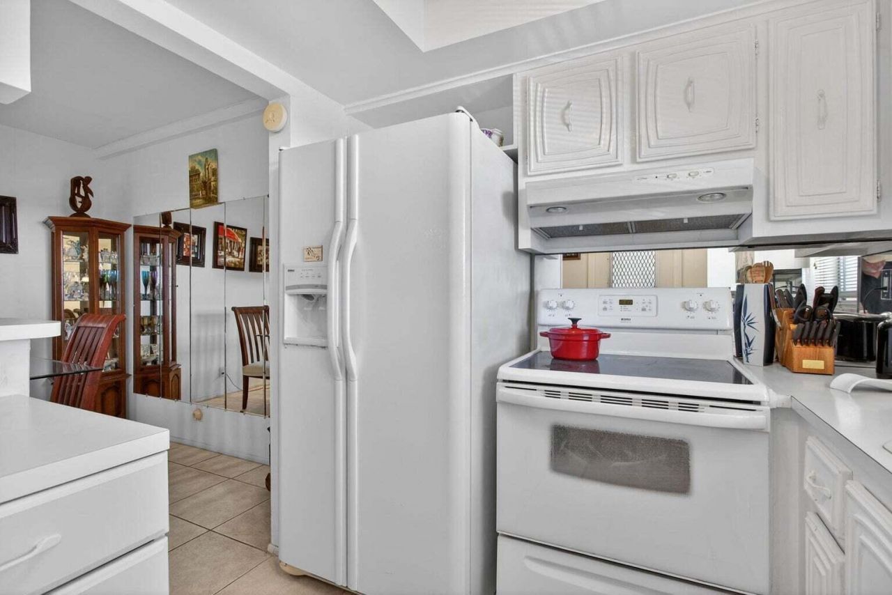 100 SE 6th Avenue, Unit 303, Pompano Beach, FL 33060 Photo