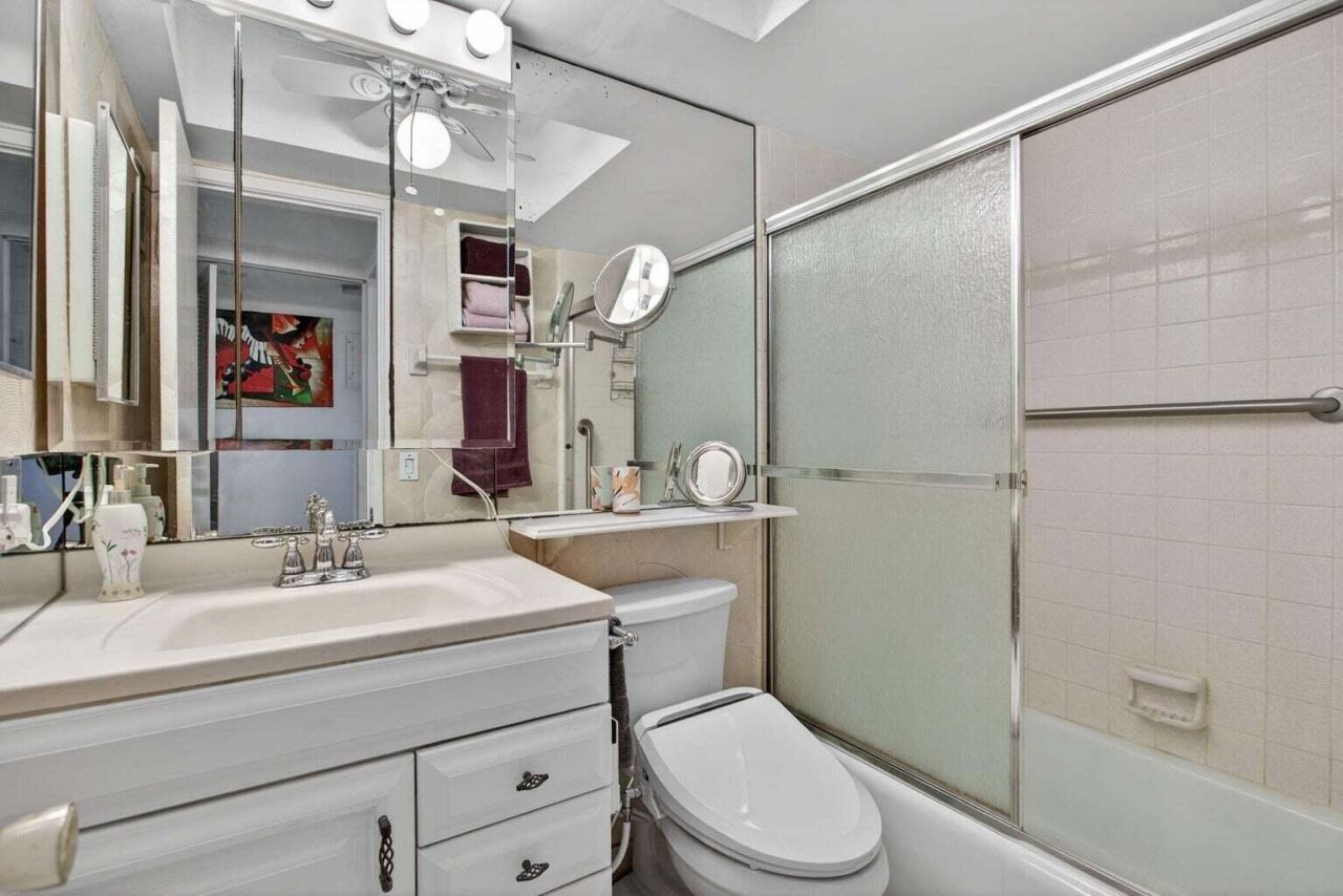 100 SE 6th Avenue, Unit 303, Pompano Beach, FL 33060 Photo