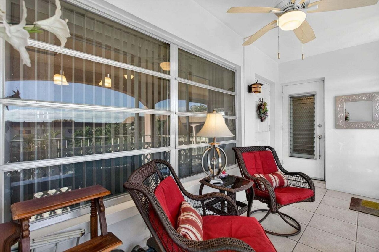 100 SE 6th Avenue, Unit 303, Pompano Beach, FL 33060 Photo