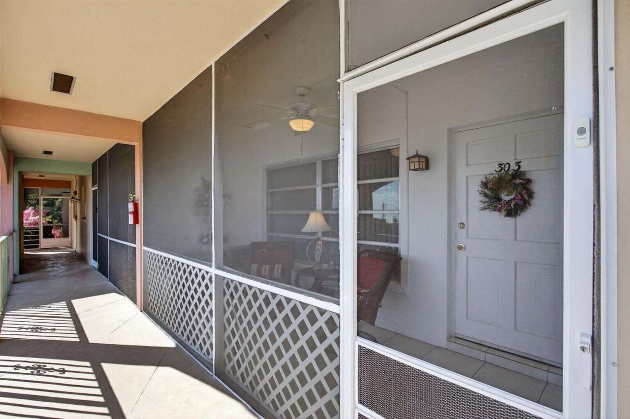 100 SE 6th Avenue, Unit 303, Pompano Beach, FL 33060 Photo