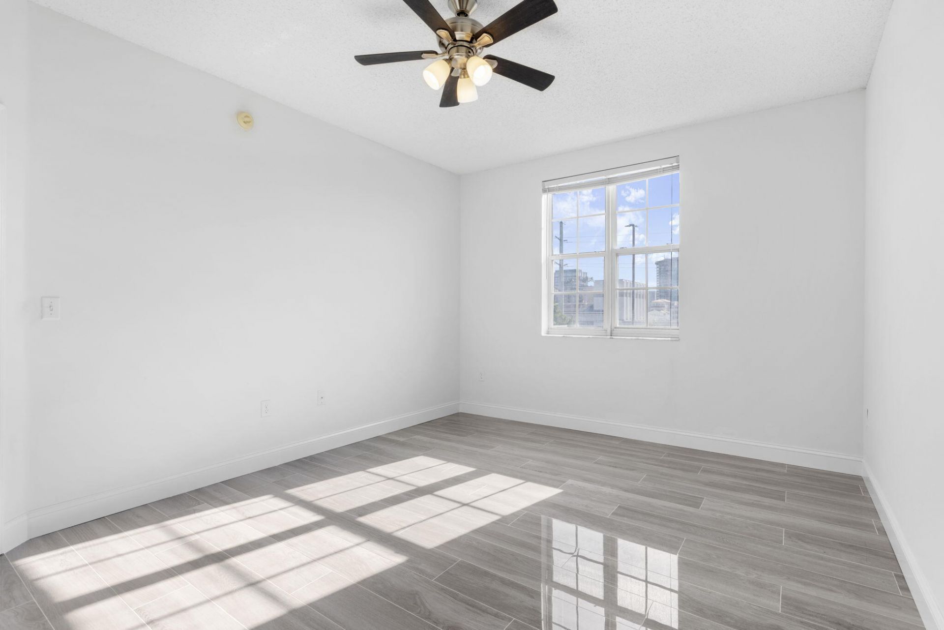 616 Clearwater Park Road, Unit 402, West Palm Beach, FL 33401 Photo