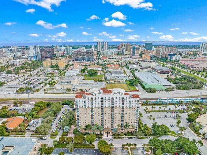 616 Clearwater Park Road, Unit 402, West Palm Beach, FL 33401 Photo