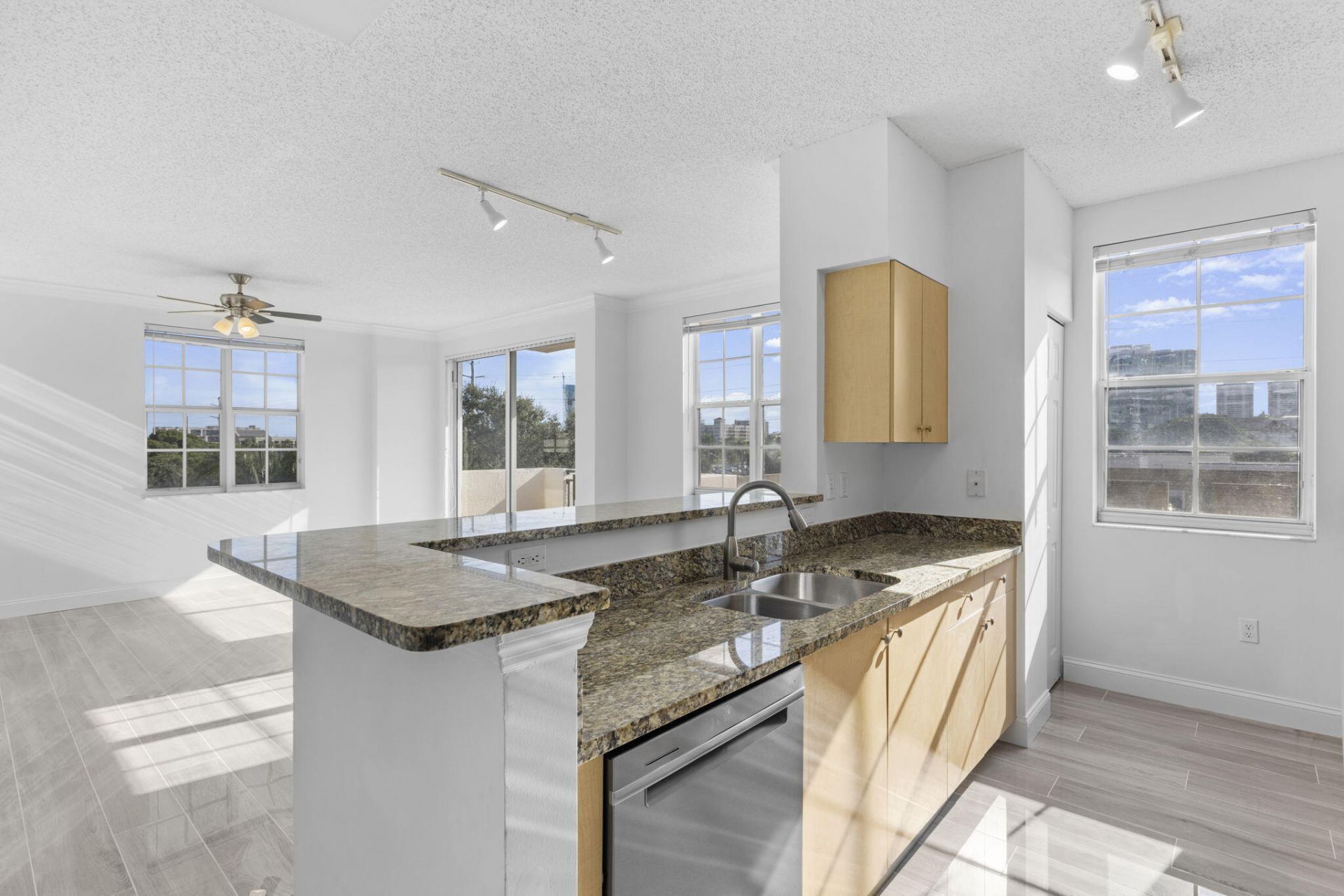 616 Clearwater Park Road, Unit 402, West Palm Beach, FL 33401 Photo