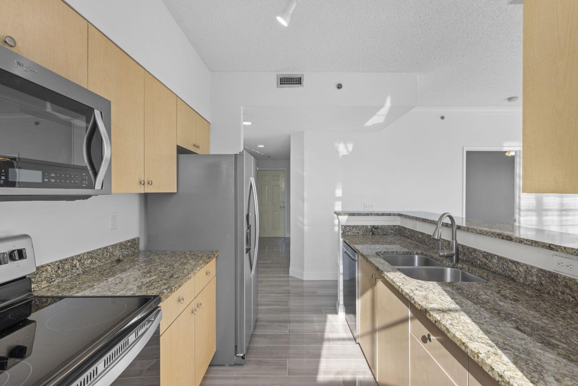 616 Clearwater Park Road, Unit 402, West Palm Beach, FL 33401 Photo