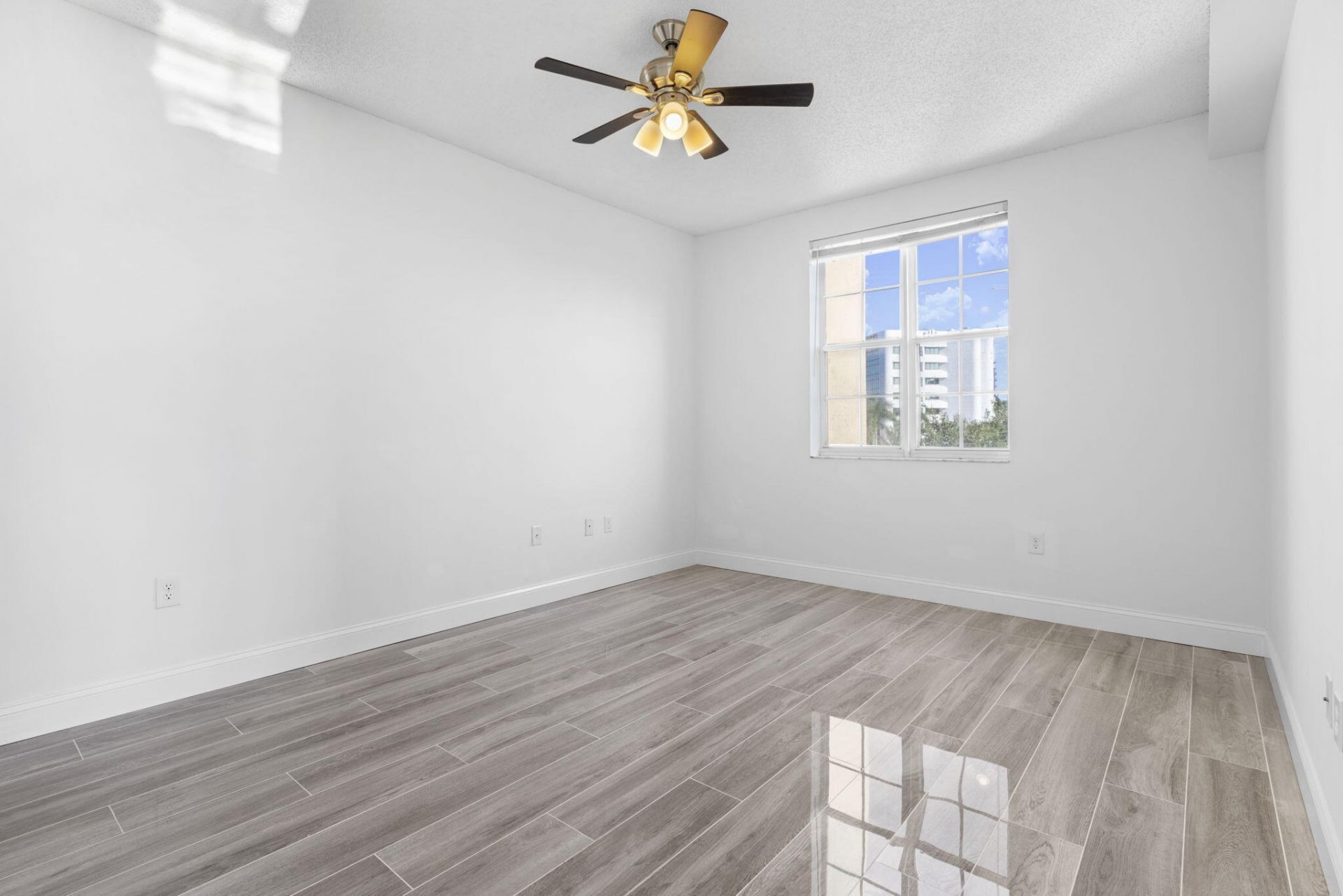 616 Clearwater Park Road, Unit 402, West Palm Beach, FL 33401 Photo