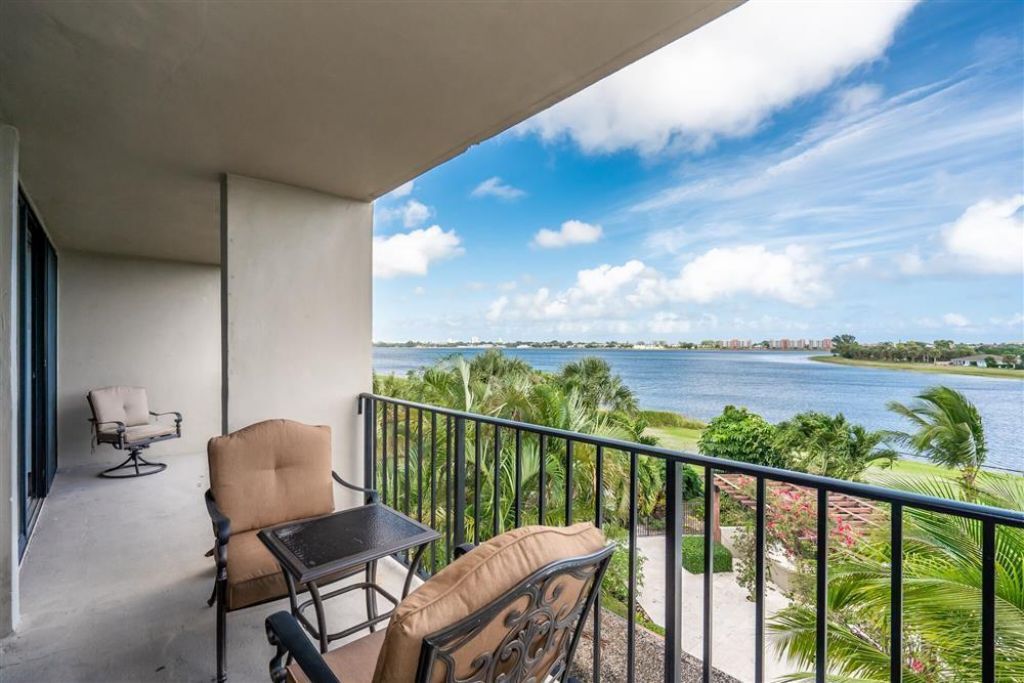 1830 Embassy Drive, Unit 409, West Palm Beach, FL 33401 Photo