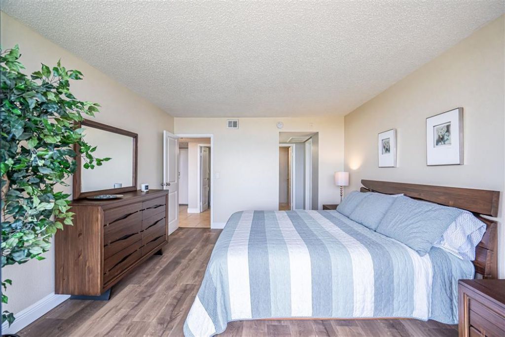 1830 Embassy Drive, Unit 409, West Palm Beach, FL 33401 Photo