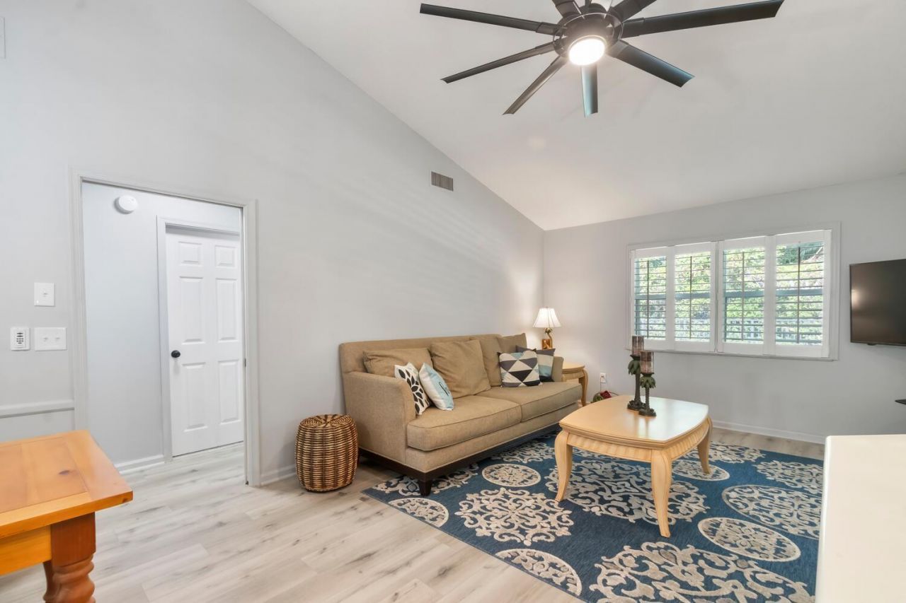 691 Foresteria Avenue, Wellington, FL 33414 Photo