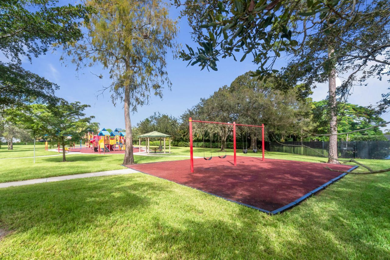 691 Foresteria Avenue, Wellington, FL 33414 Photo