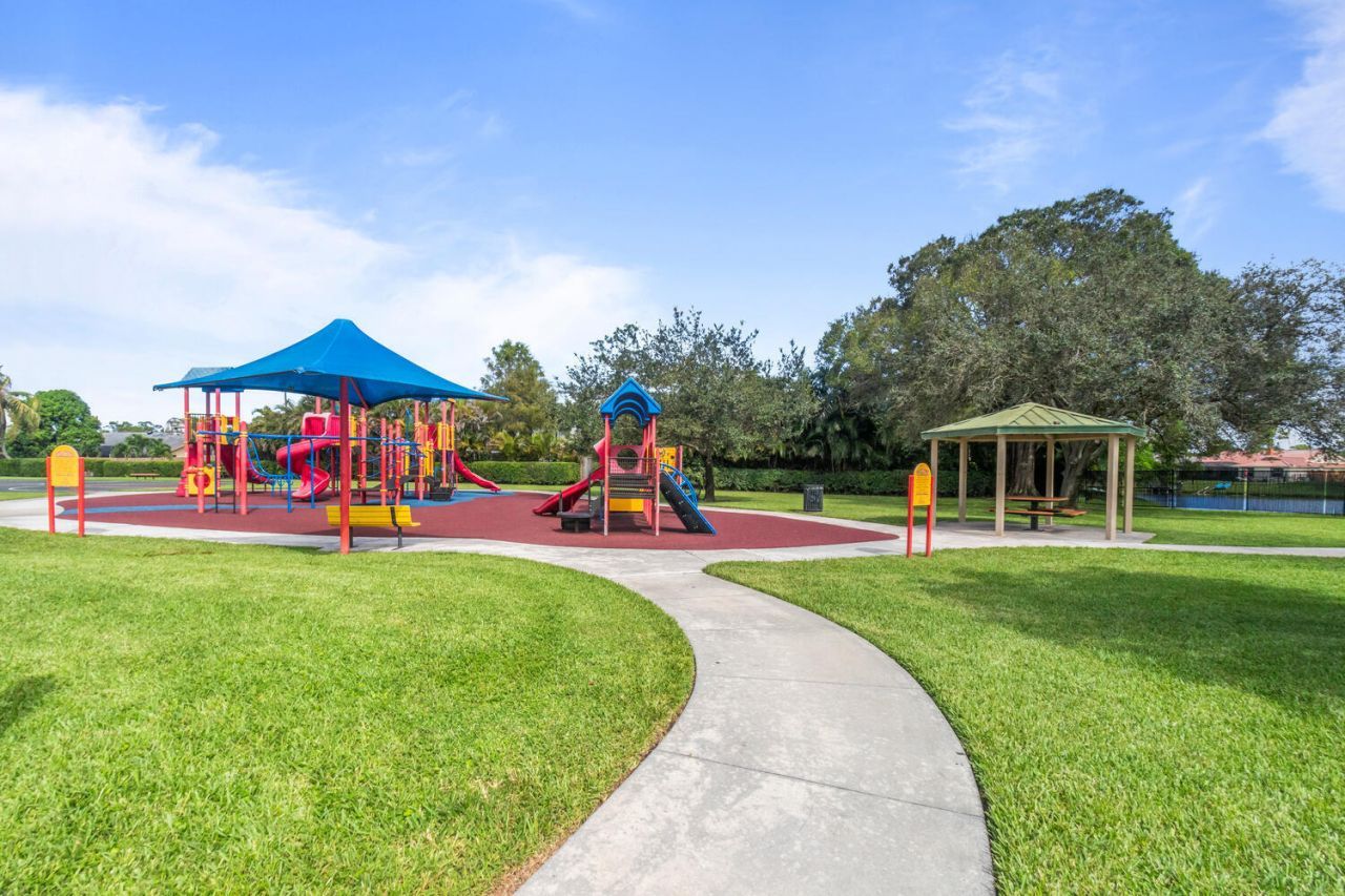 691 Foresteria Avenue, Wellington, FL 33414 Photo