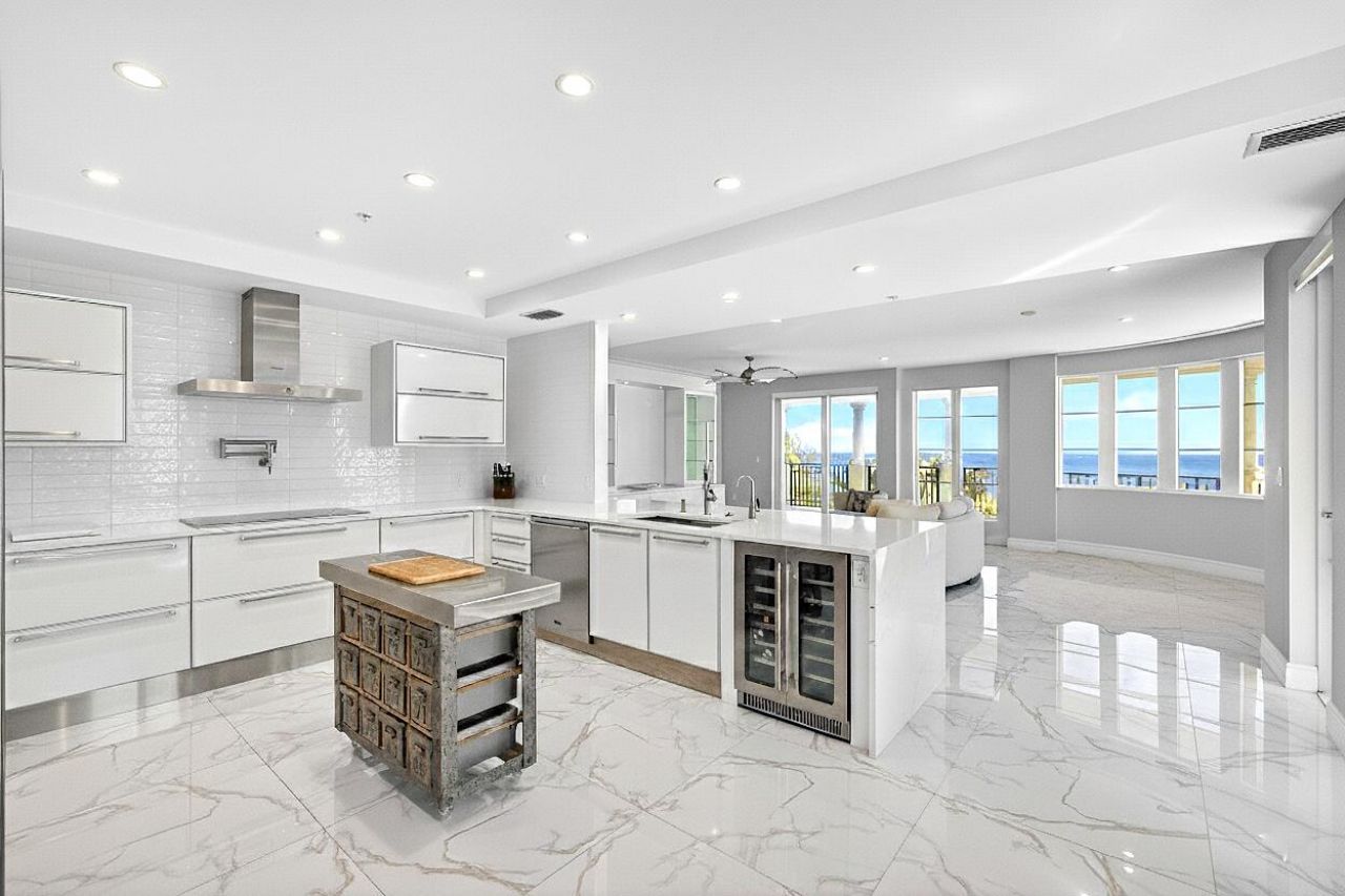 155 Ocean Avenue, Unit 502, Palm Beach Shores, FL 33404 Photo