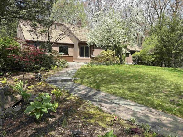 4 Windsor Boulevard, Londonderry, NH 03053