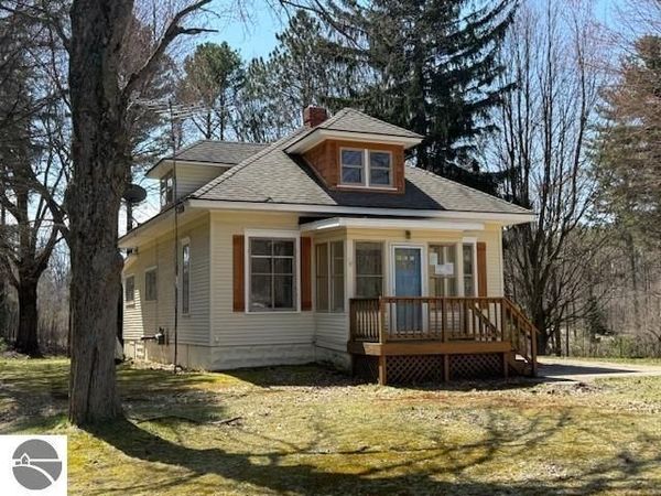 6707 Decker Road W, Ludington, MI 49431