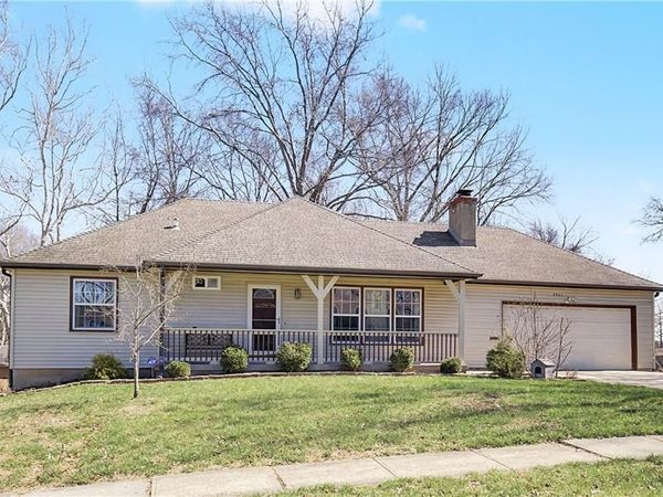 9923 Tracy Avenue, Kansas City, MO 64131