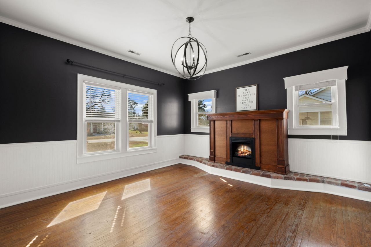 202 Quaker Street Photo 13