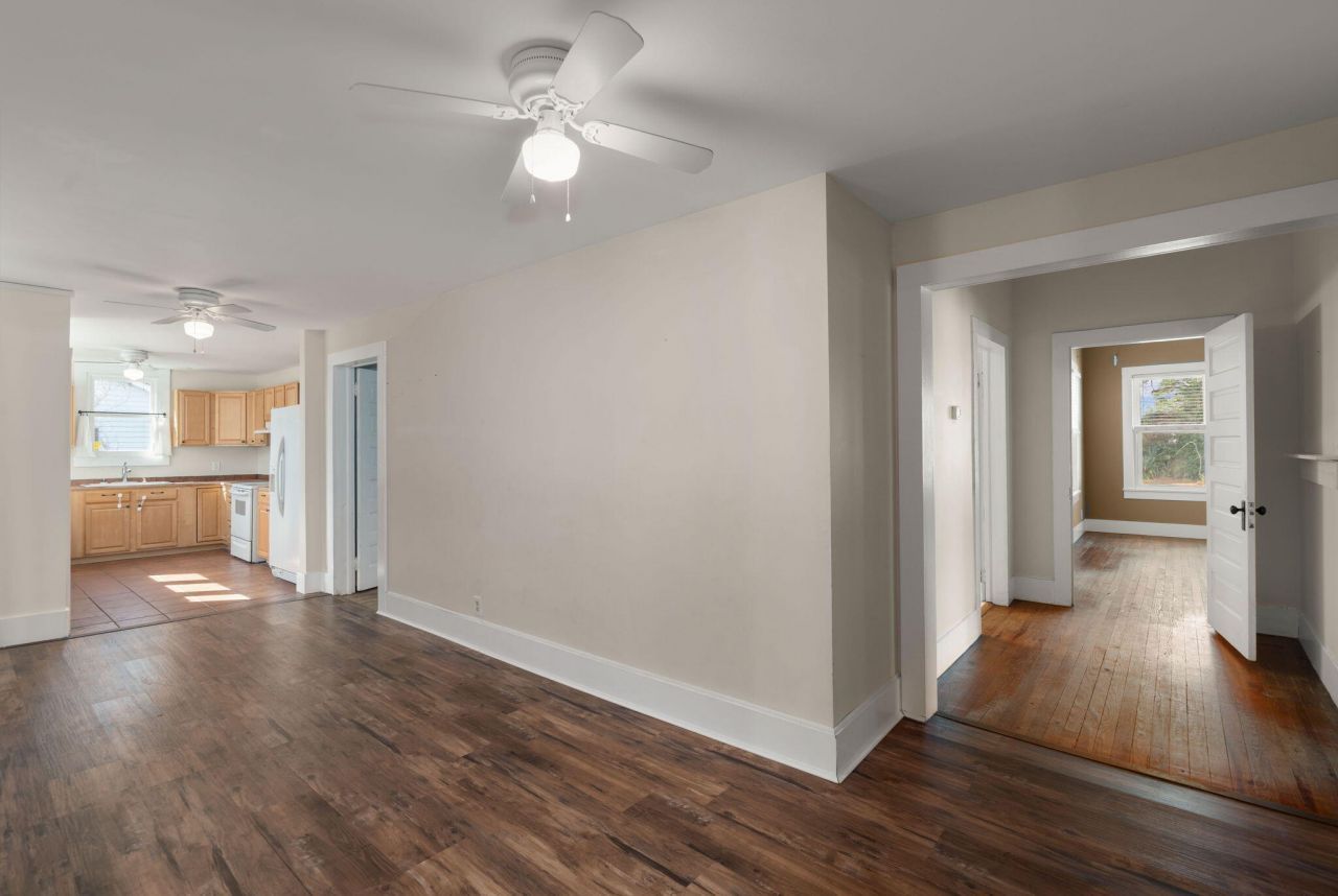 202 Quaker Street Photo 15