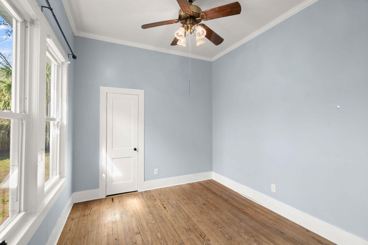 202 Quaker Street Photo 20