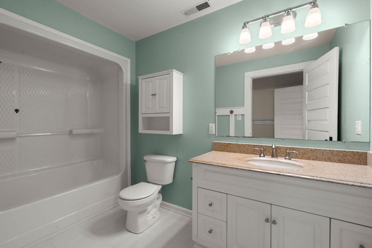 202 Quaker Street Photo 23