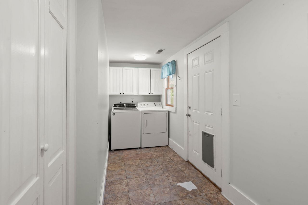 202 Quaker Street Photo 29