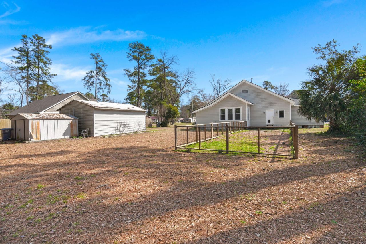 202 Quaker Street Photo 30