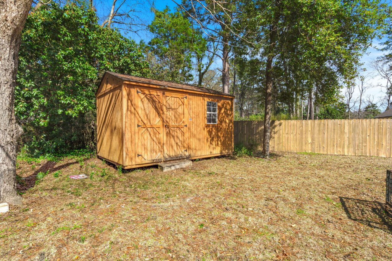 202 Quaker Street Photo 34