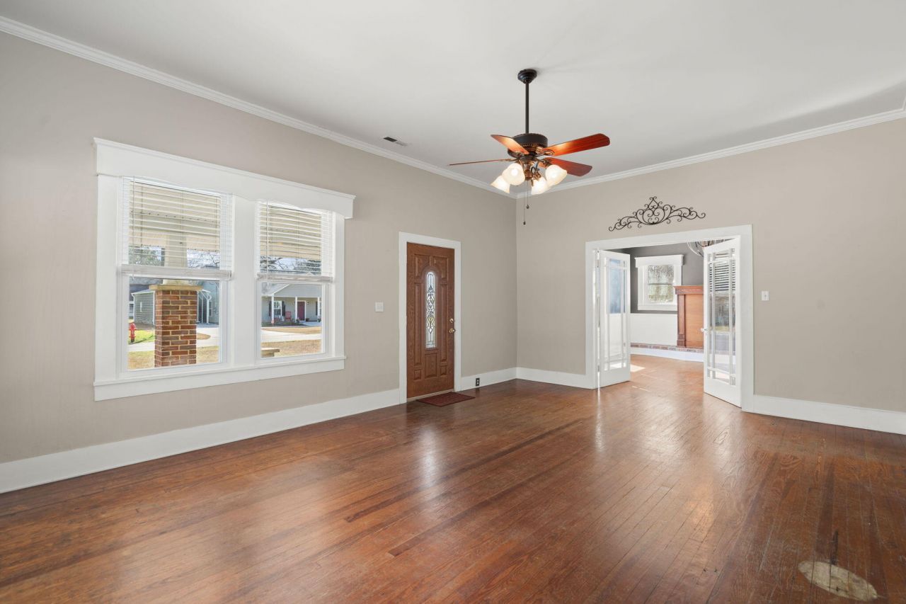 202 Quaker Street Photo 8