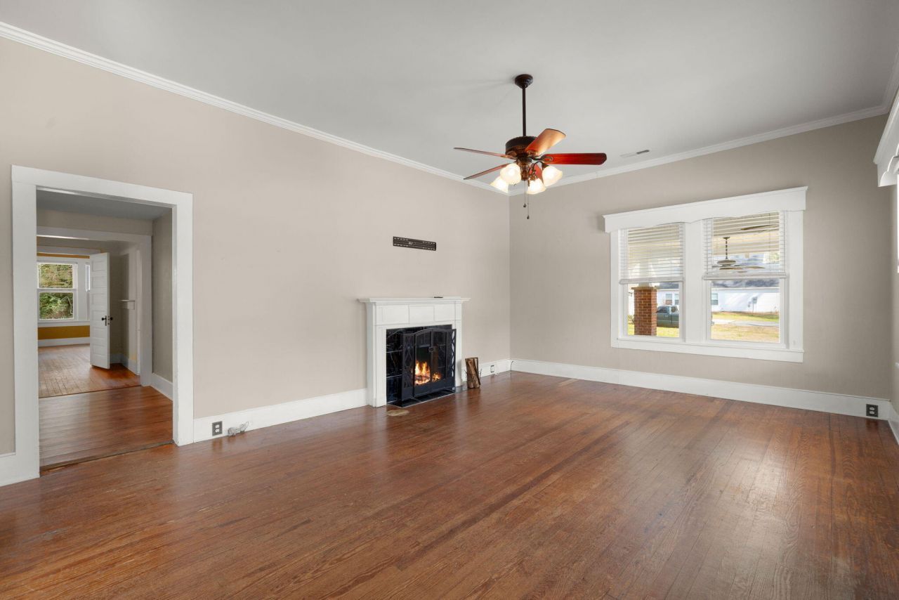 202 Quaker Street Photo 9