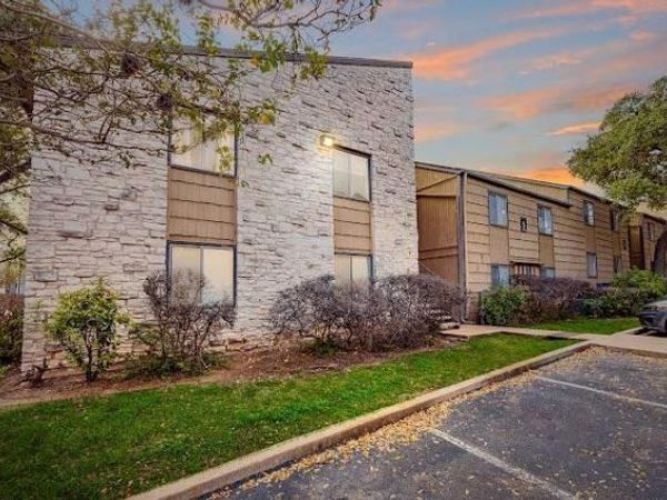 3600 Greystone DR, Unit 1208, Austin, TX 78731