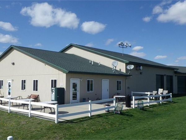 6232 Highway S74 S, Newton, IA 50208