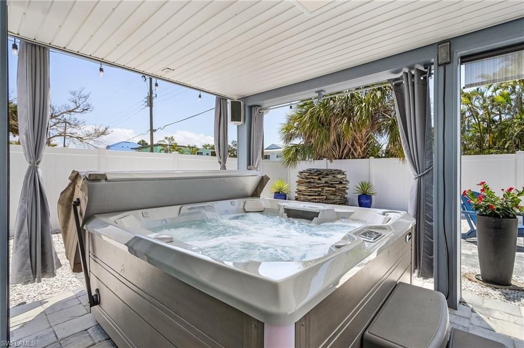 130 Madison Ct , Fort Myers Beach, FL 33931 Photo